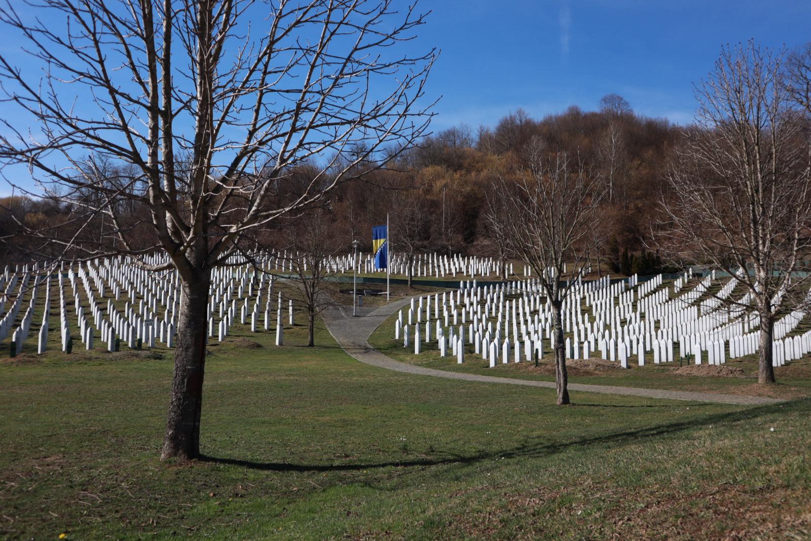 Het Srebrenica-Potocari Memorial Center, Memorial and Cemetery for the Victims of 1995 Genocide