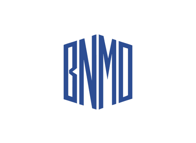 Blauw logo met de letters ‘BNMO’, de Bond van Nederlandse Militaire Oorlogs- en Dienstslachtoffers.