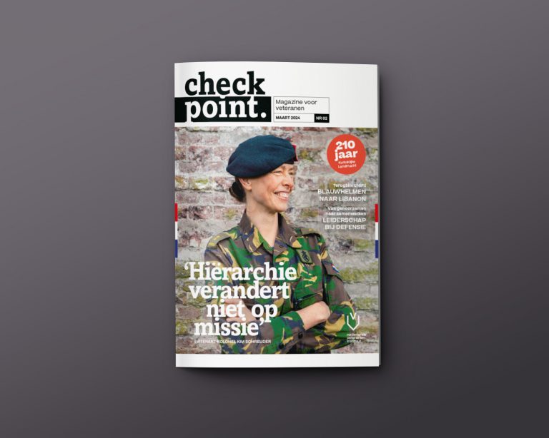 cover van Checkpoint magazine op grijze achtergrond